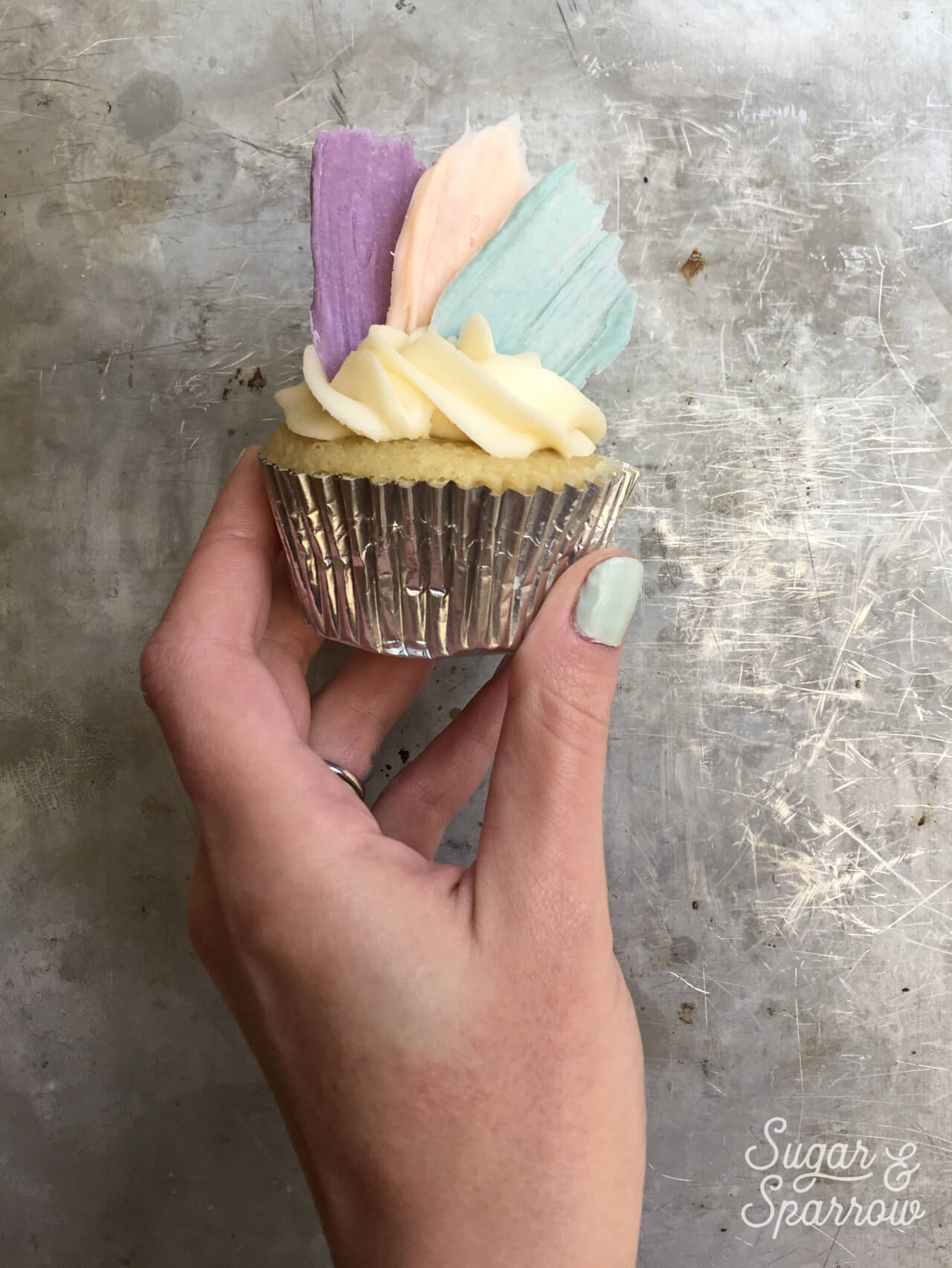 White Chocolate Brushstroke Cupcakes Tutorial - Sugar & Sparrow