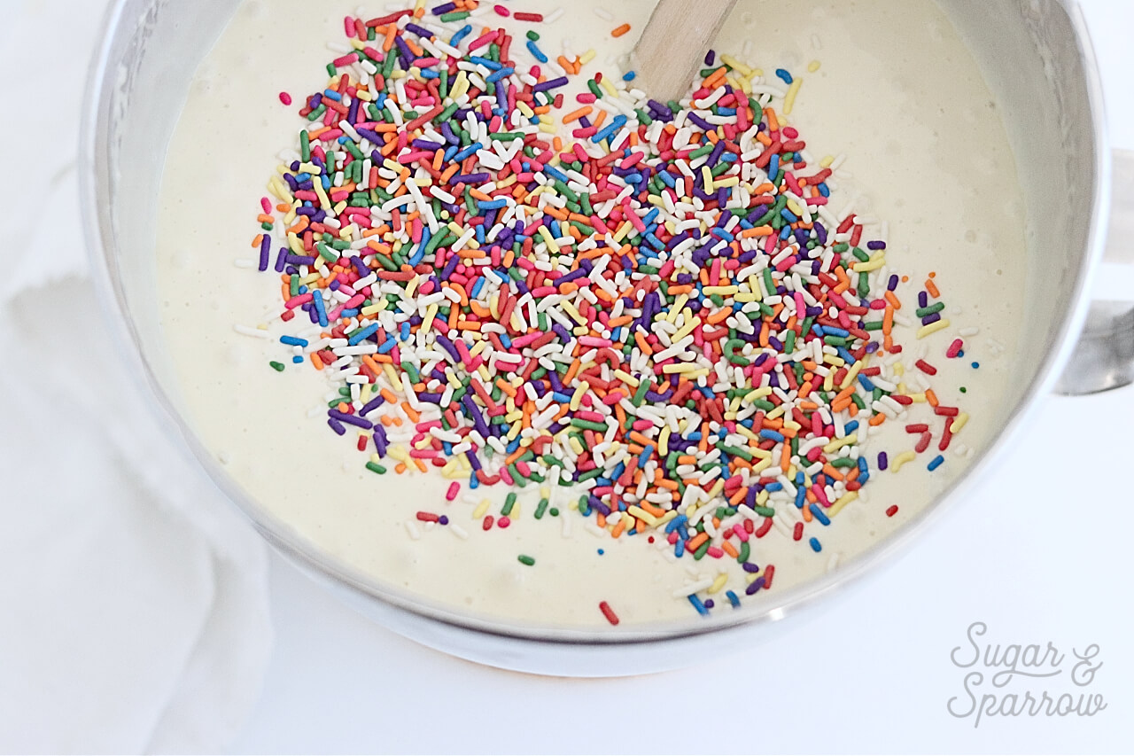 Did I mention the sprinkles are HOMEMADE 😎 #sugarfreecake #funfetti #