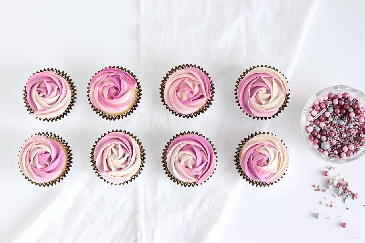 how to pipe rosettes with buttercream