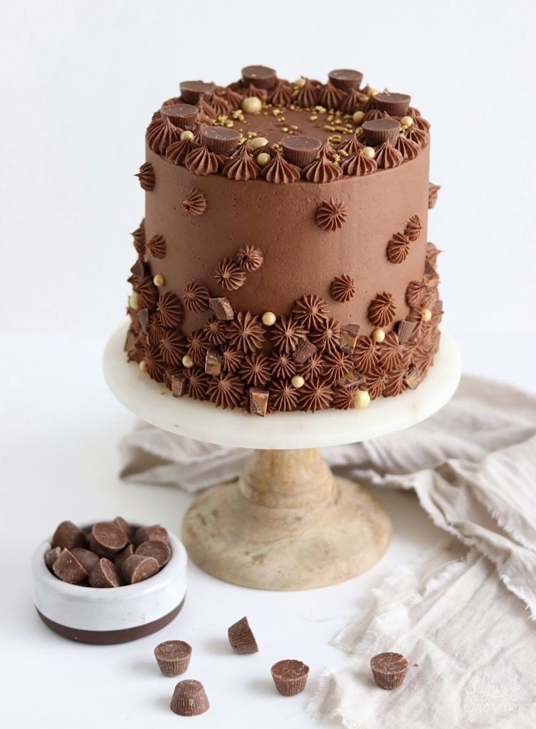 peanut butter cake with chocolate peanut butter buttercream