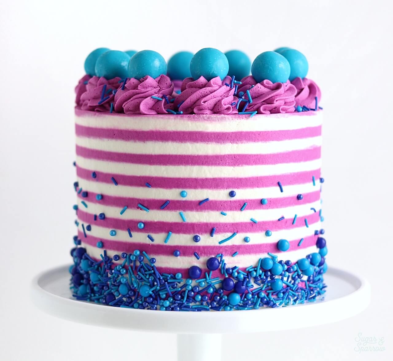 How To Create Striped Buttercream Cakes With A Cake Comb Sugar Sparrow