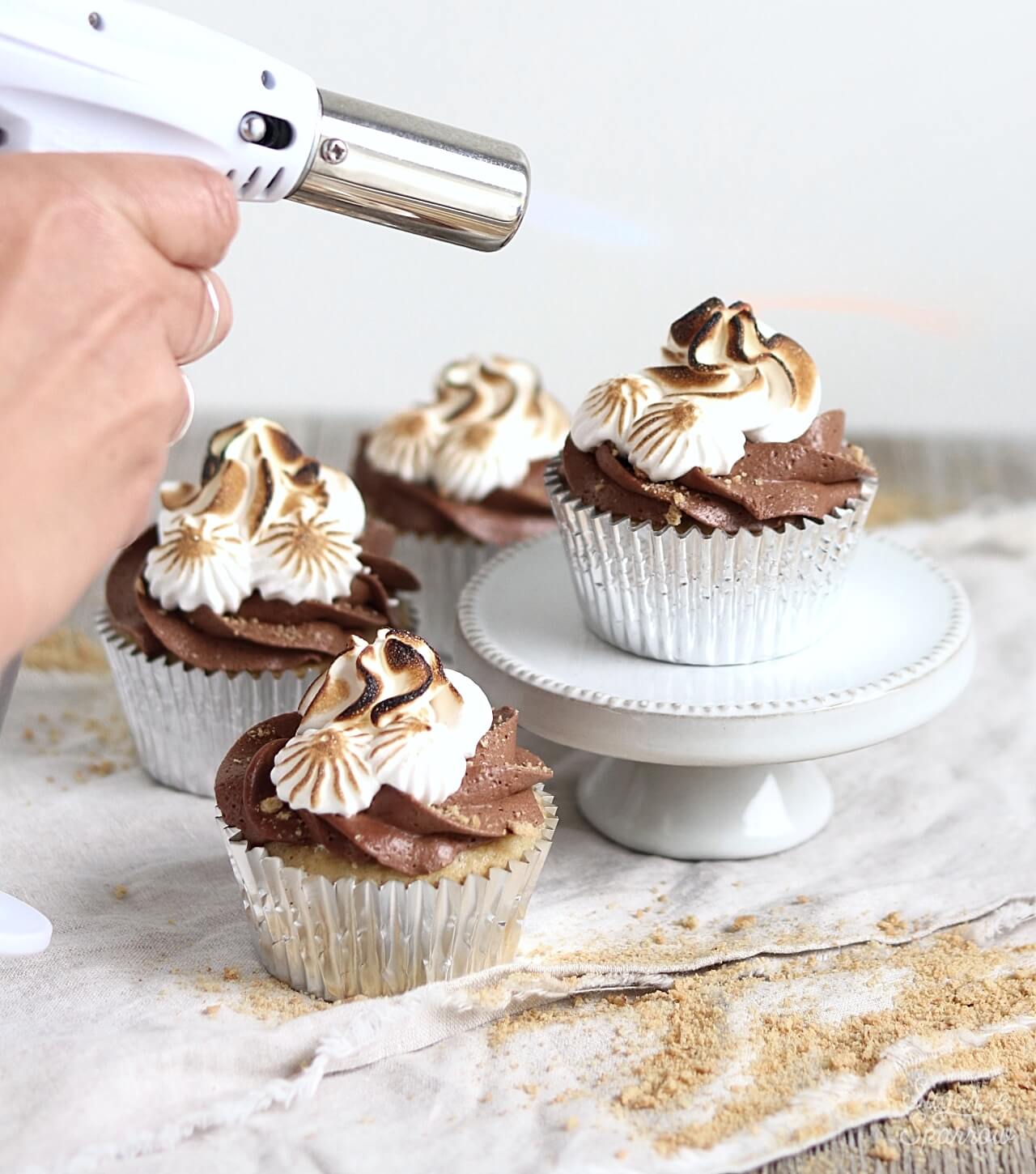 toasted meringue on cupcakes