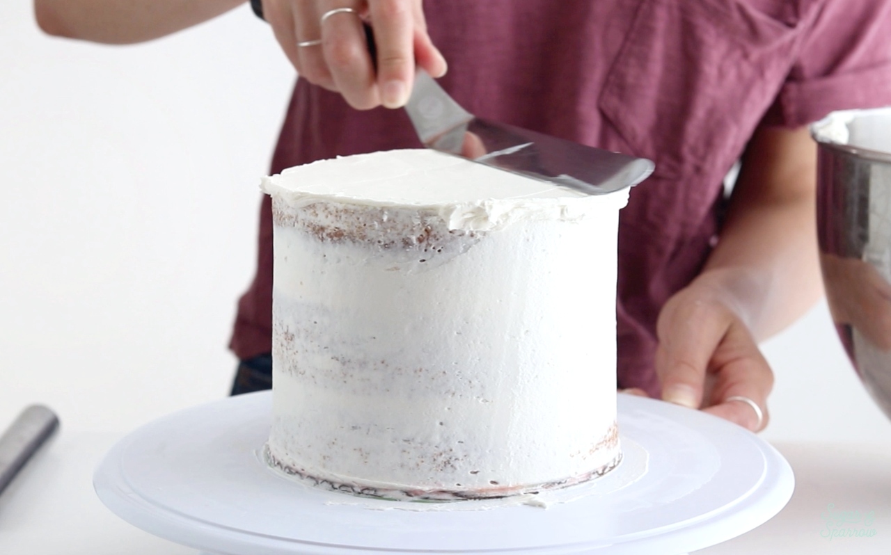 how to frost a smooth buttercream cake