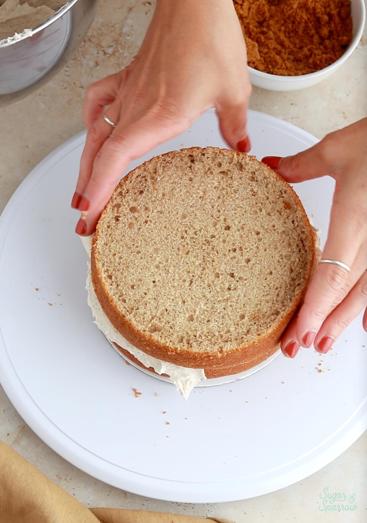 how to fill and stack a layer cake