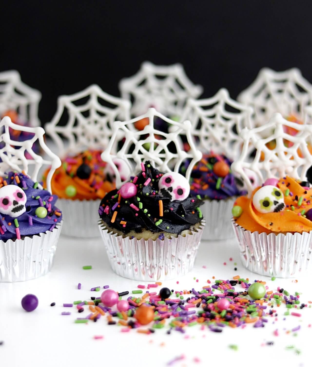 Dia De Los Muertos Spiderweb Cupcakes - Sugar & Sparrow