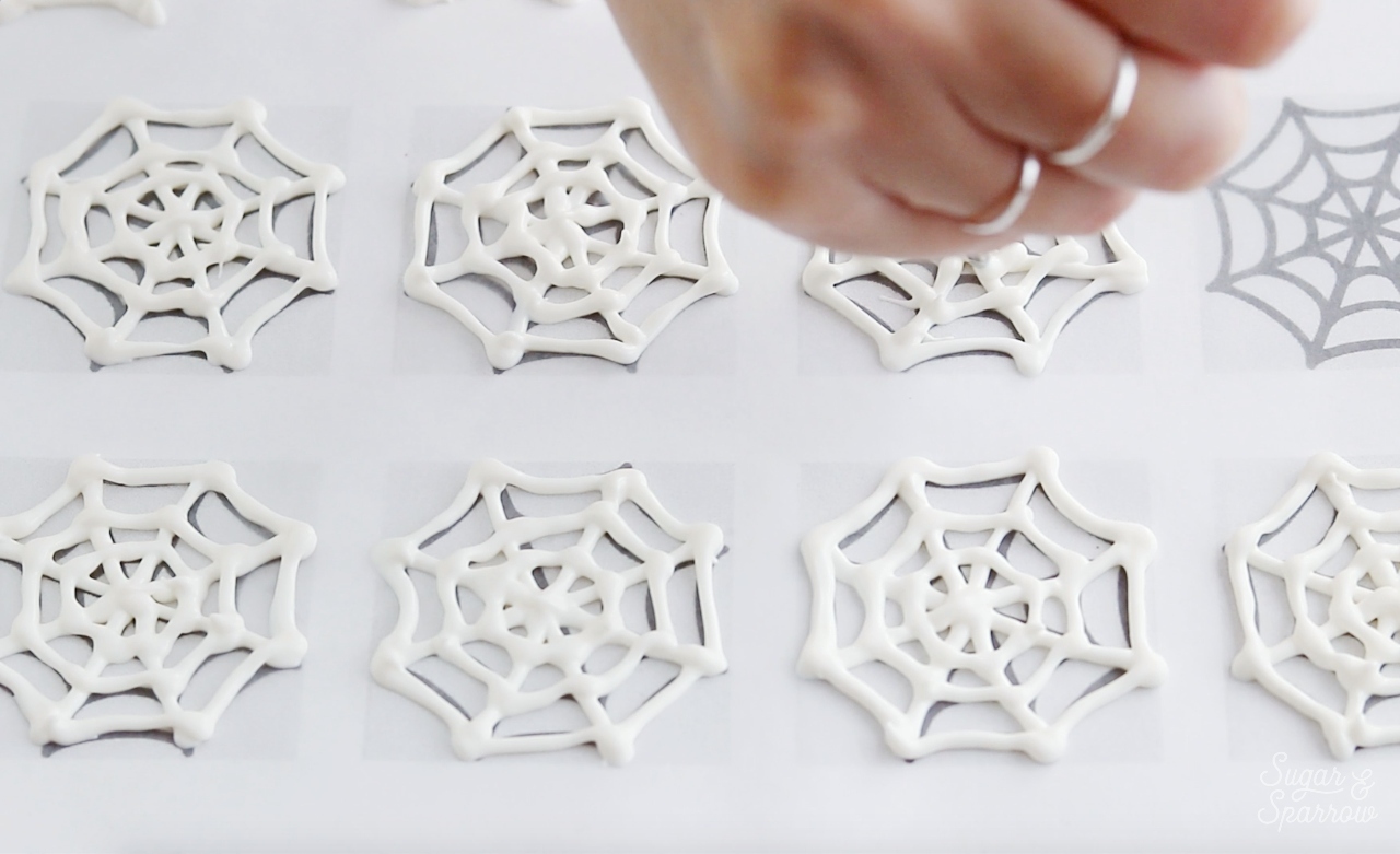 White chocolate spiderweb tutorial