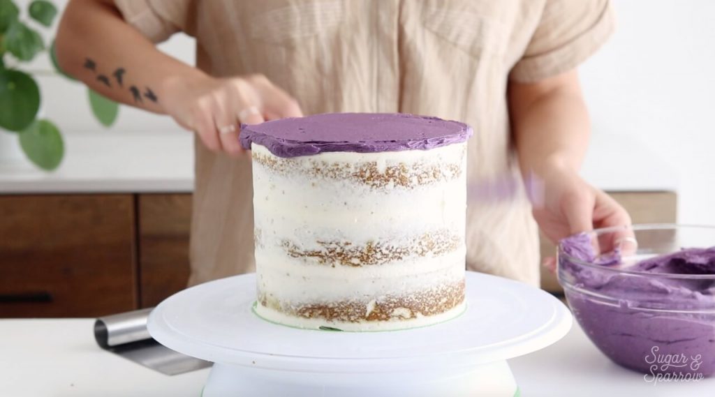 how to frost a cake with buttercream