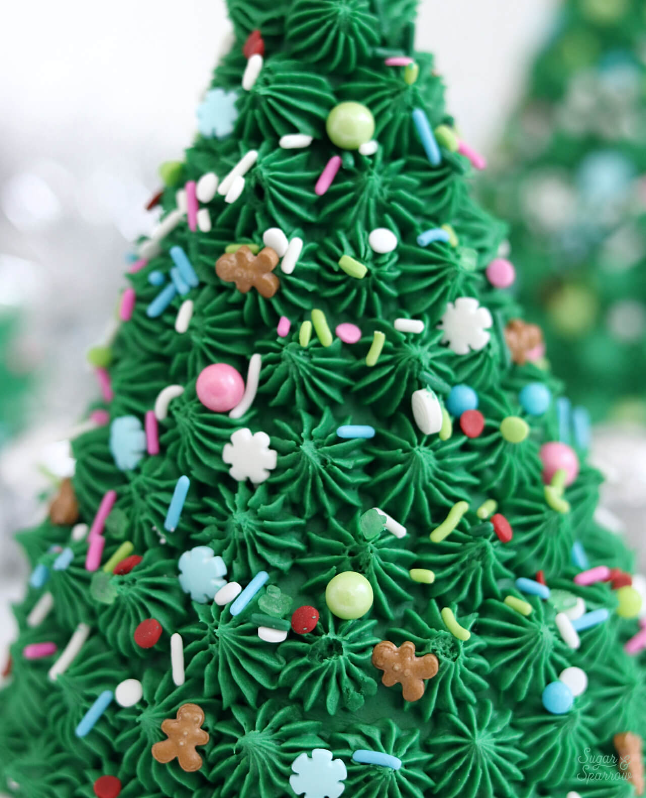 Simple Christmas Tree Cake - Wilton