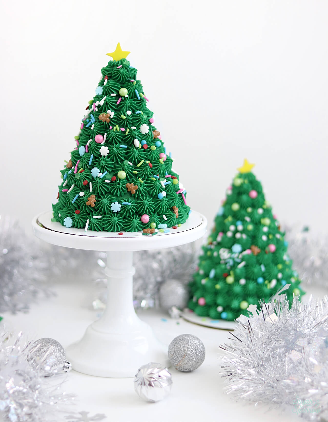 How To Make Mini Christmas Tree Cakes - Sugar & Sparrow