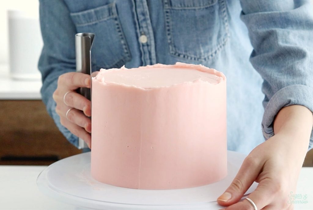 how to frost a smooth buttercream cake