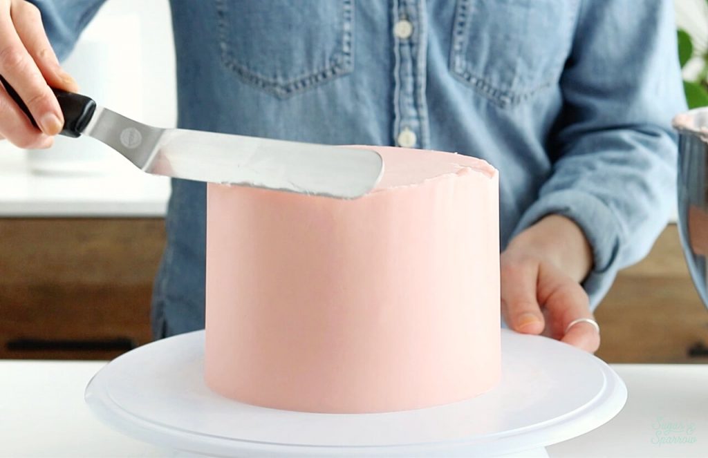 how to frost a buttercream cake with sharp edges