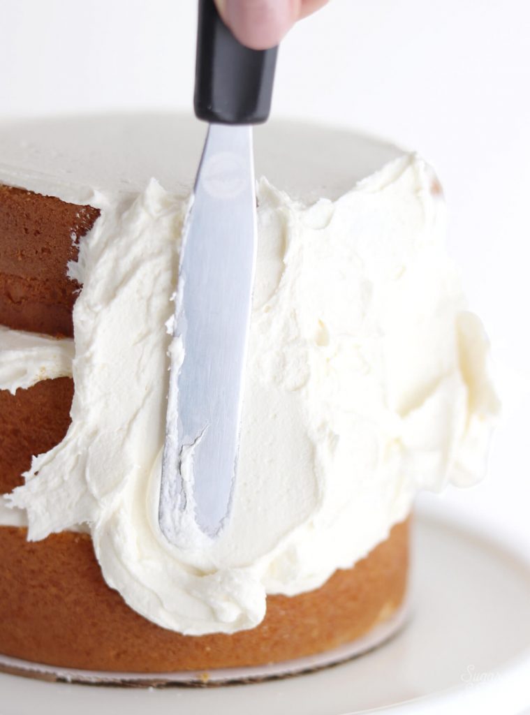 best way to crumb coat a cake