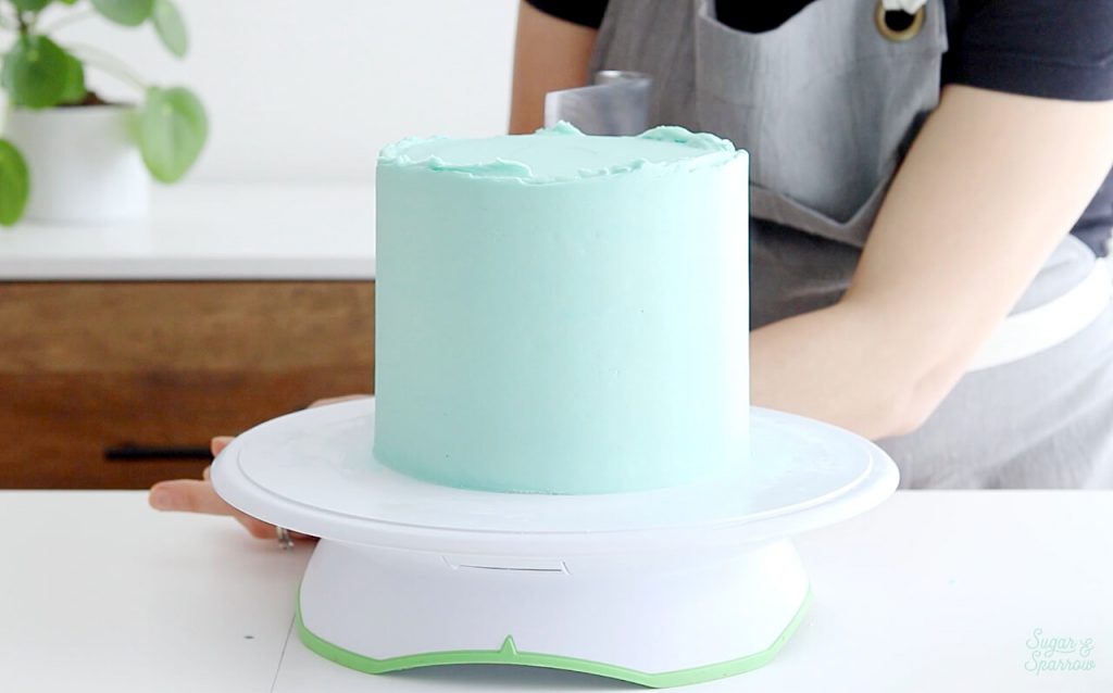 smooth buttercream cake tutorial by Sugar and Sparrow