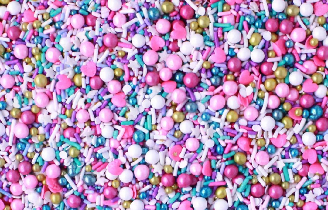 How to Decorate a Cake with Sprinkles Sugar & Sparrow