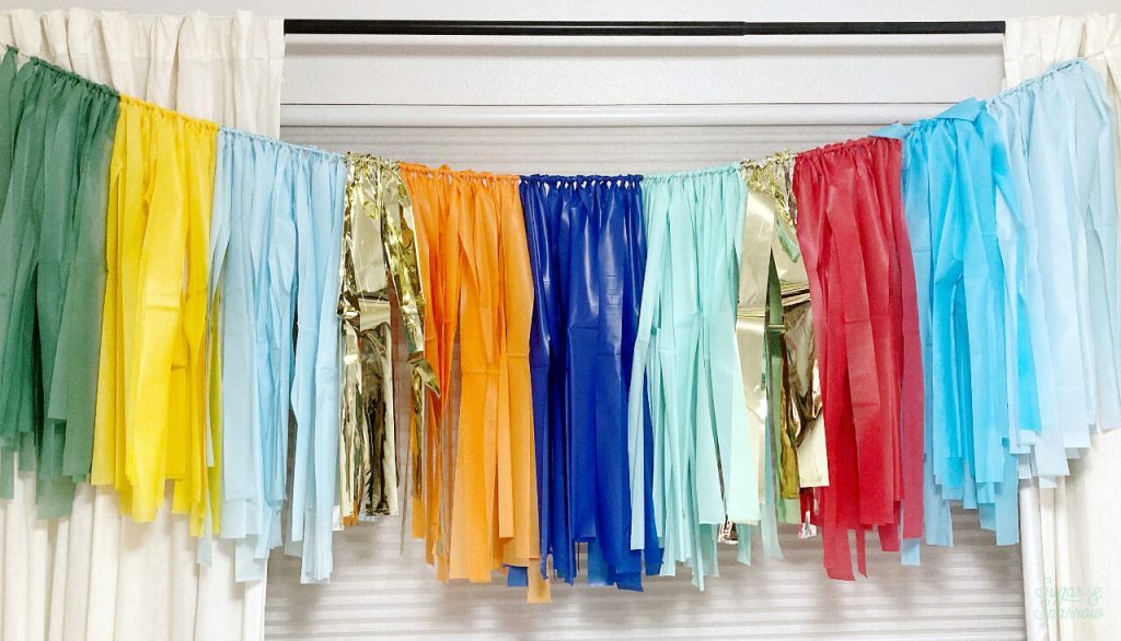 diy tablecloth streamer decorations