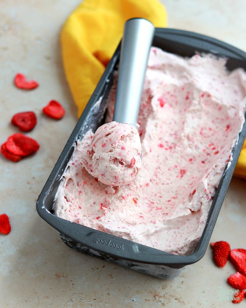 easy strawberry ice cream