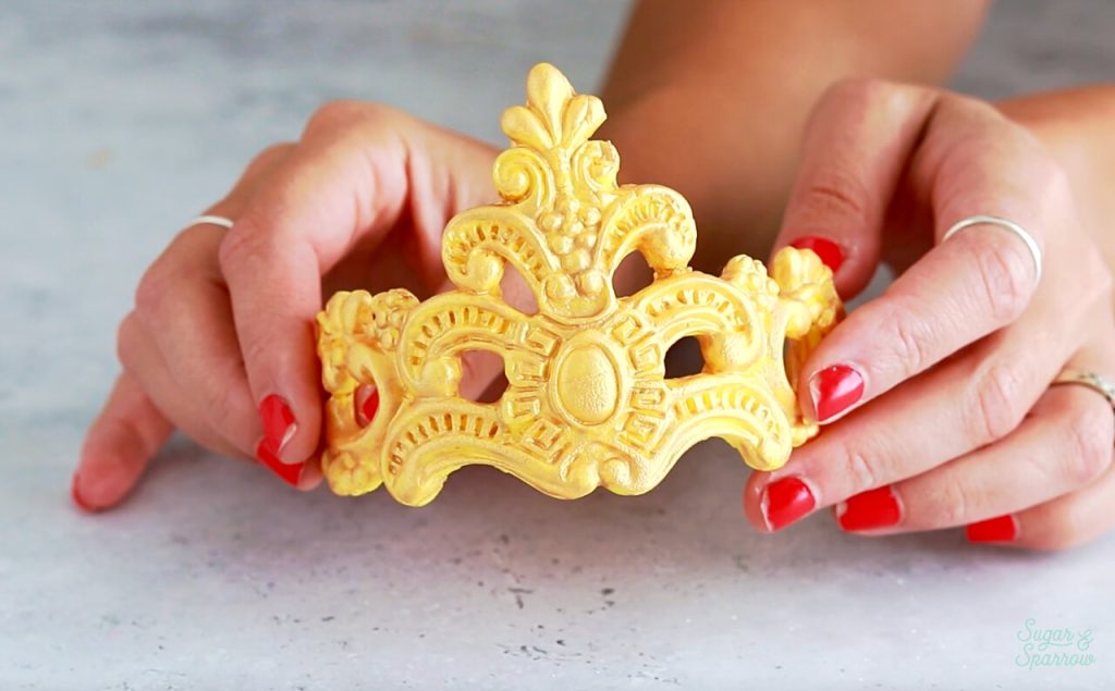 how to make a gold crown cake topper