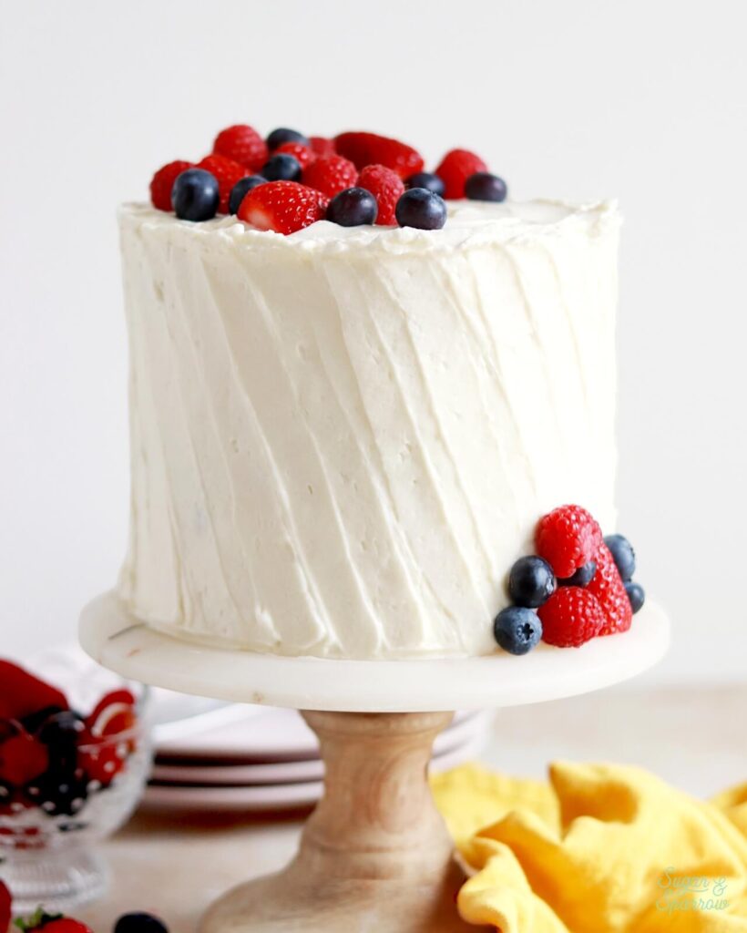 Plugrà - Very Berry Layer Cake Recipe