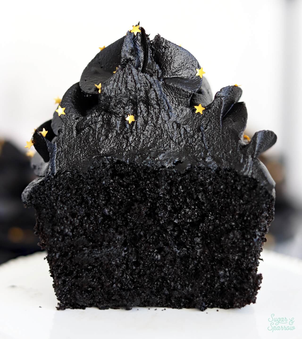 moist black velvet cupcakes with dye free black buttercream