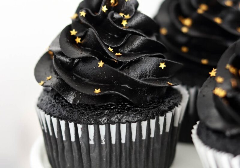 black velvet cupcakes recipe by sugar and sparrow