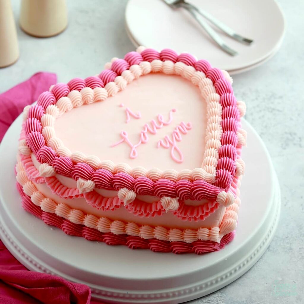 vintage heart cake with pink piping