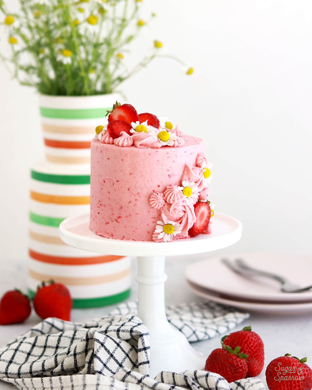 Mini strawberry layer cake recipe