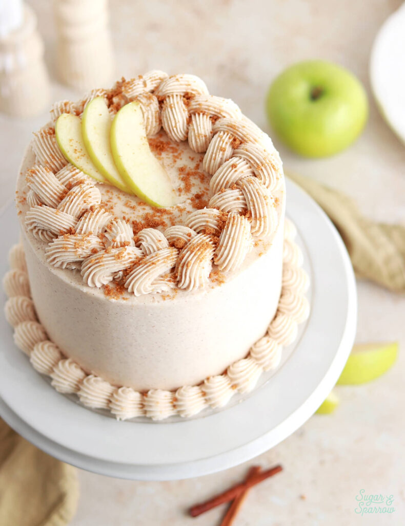 braided buttercream border apple cake