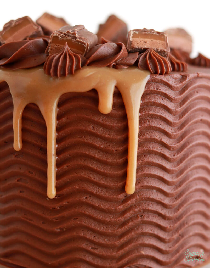 how to use a cake comb on buttercream