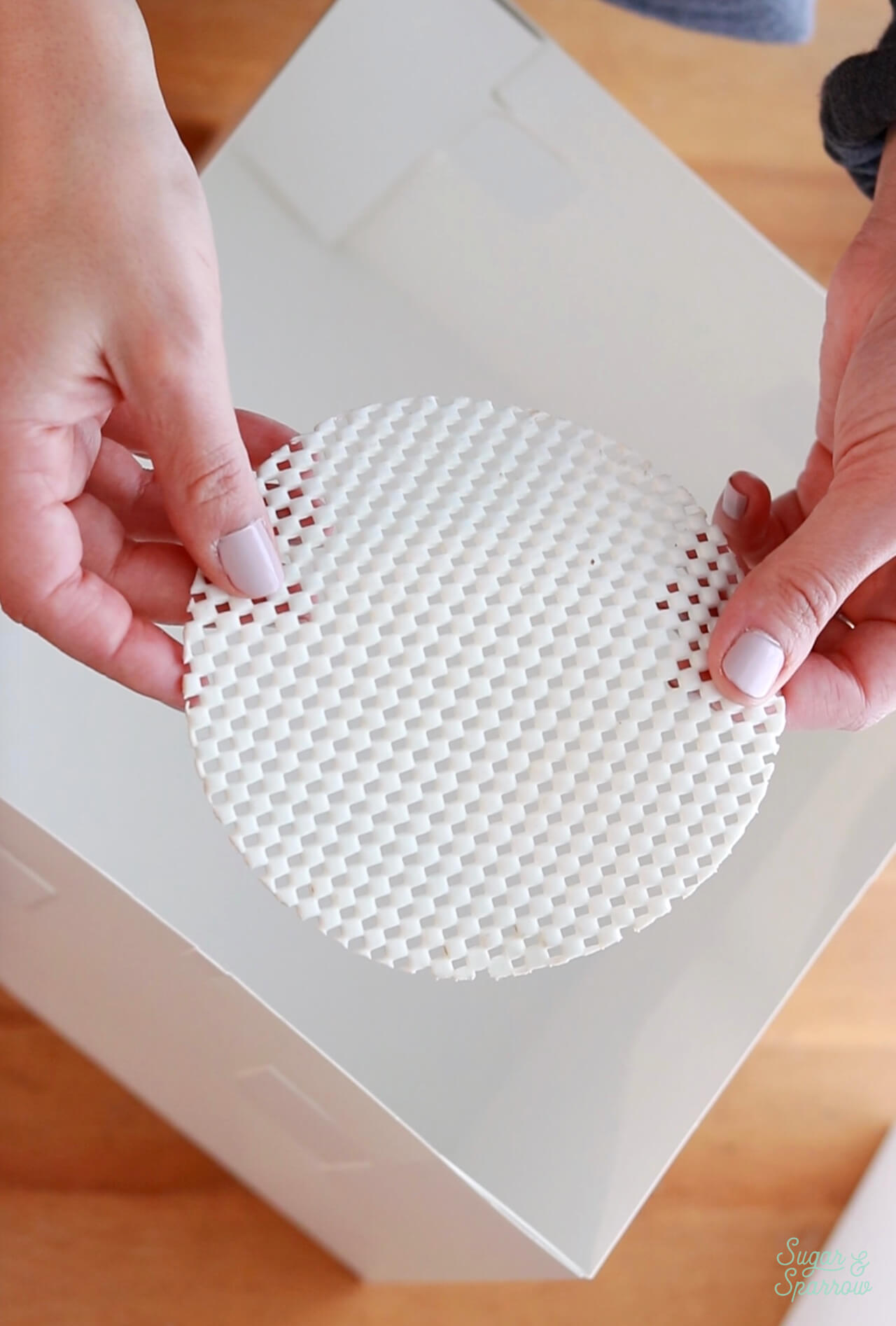nonslip pad for cakes