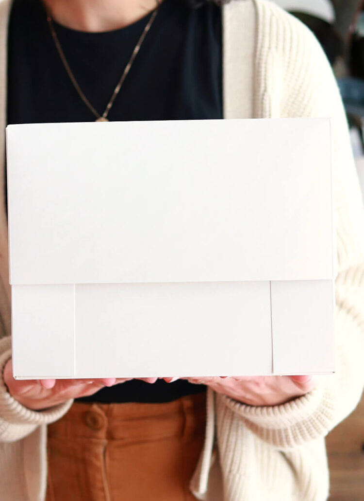 how to transport cakes safely