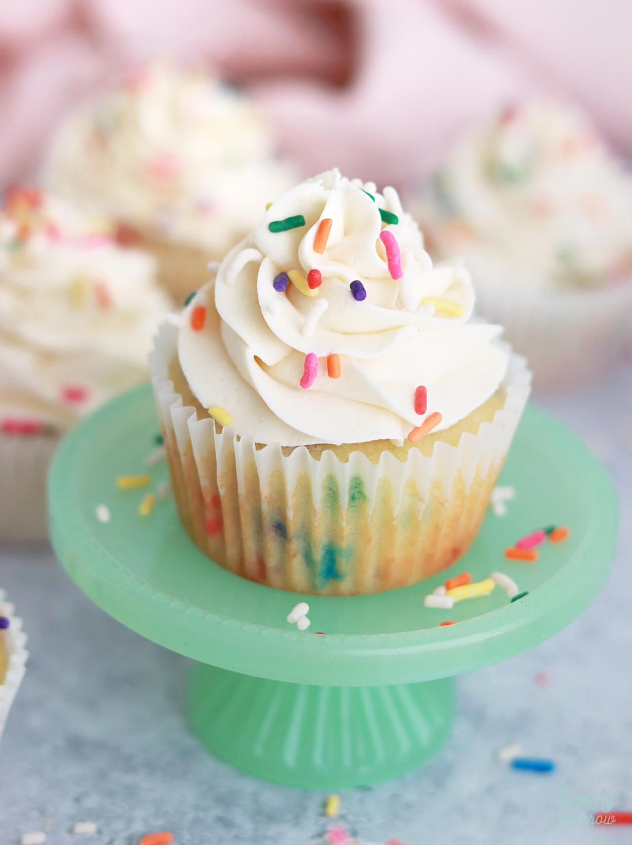 funfetti cupcakes recipe with vanilla buttercream