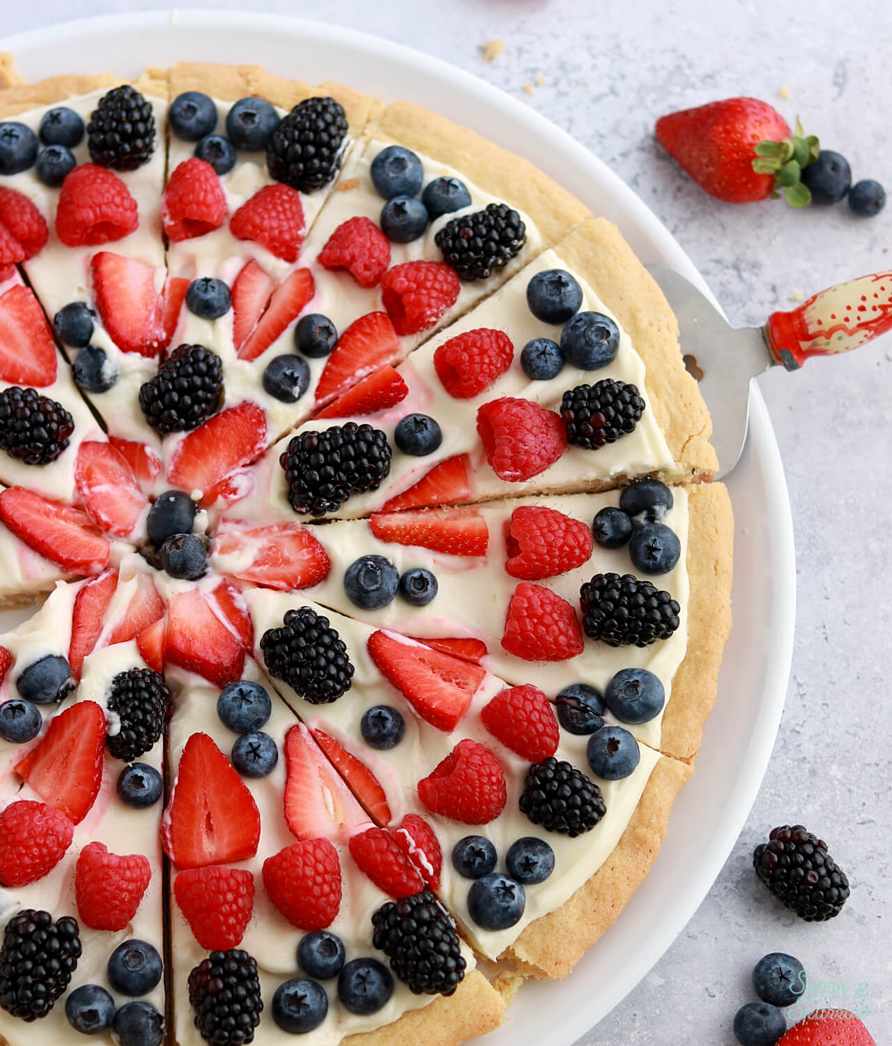 how to slice a cookie pizza
