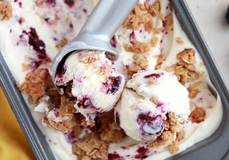 no churn vanilla ice cream berry crisp toppings