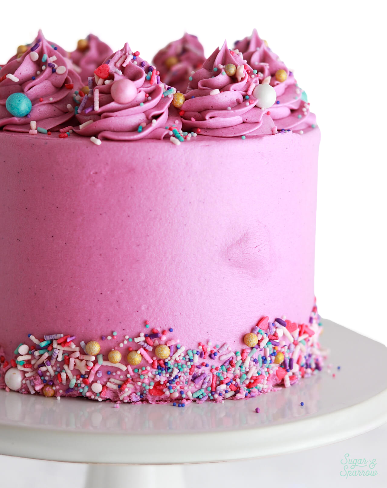 air bubble on a decorated cake