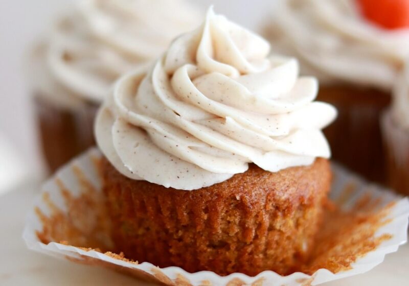pumpkin cupcakes with spiced cream cheese frosting