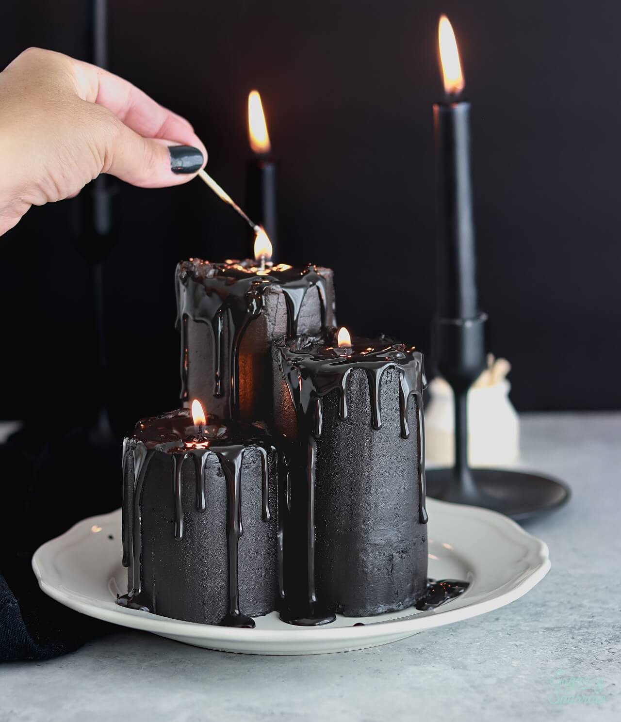 lighting the melting candle cupcakes 