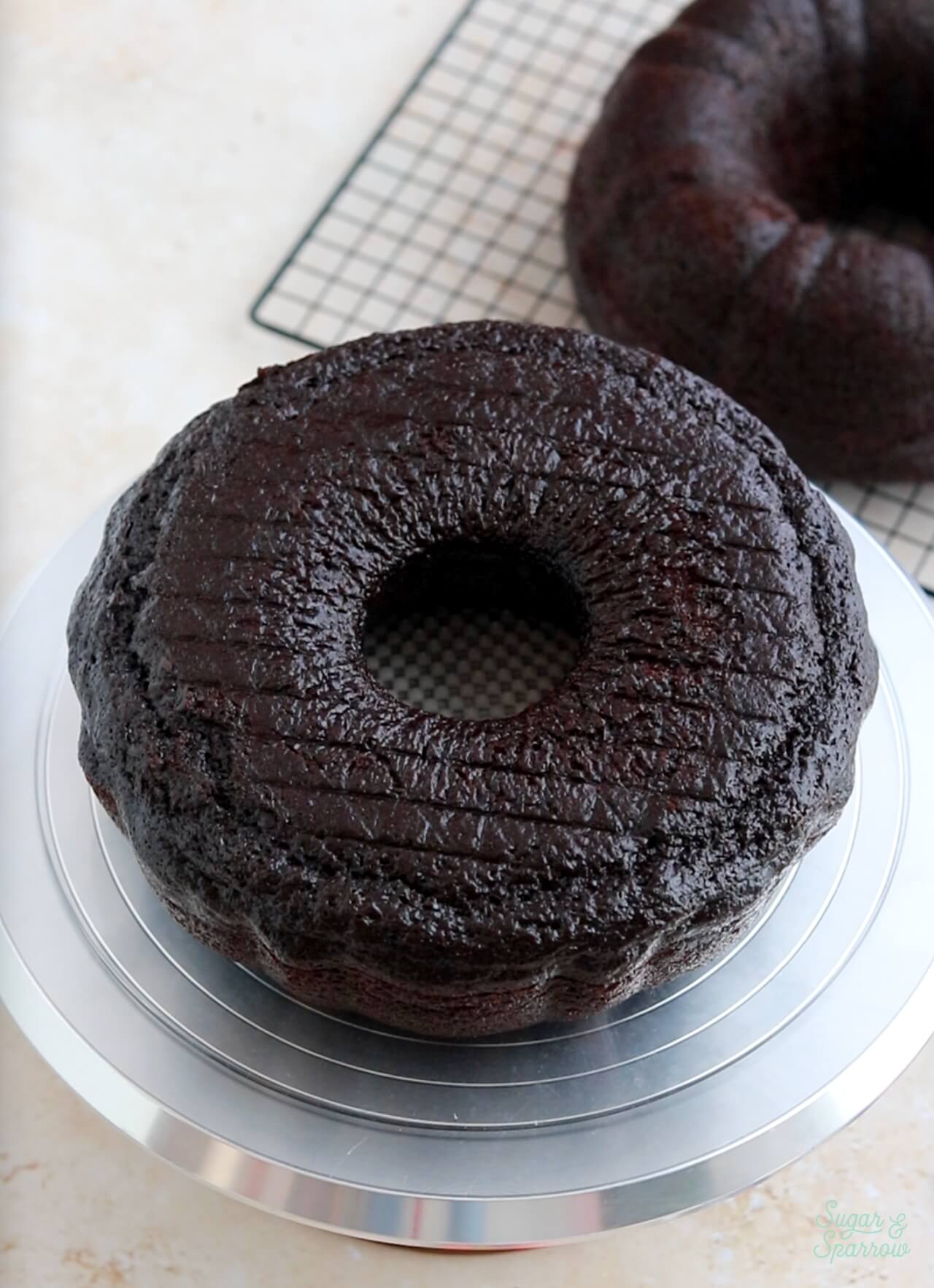 how to make a pumpkin shaped cake with bundt cakes