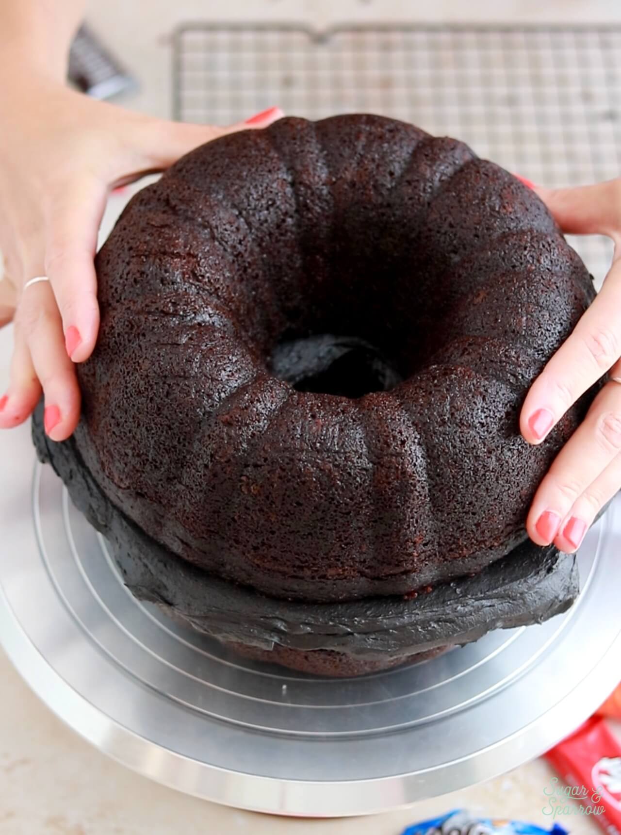 how to make a pumpkin shaped cake with bundt cakes
