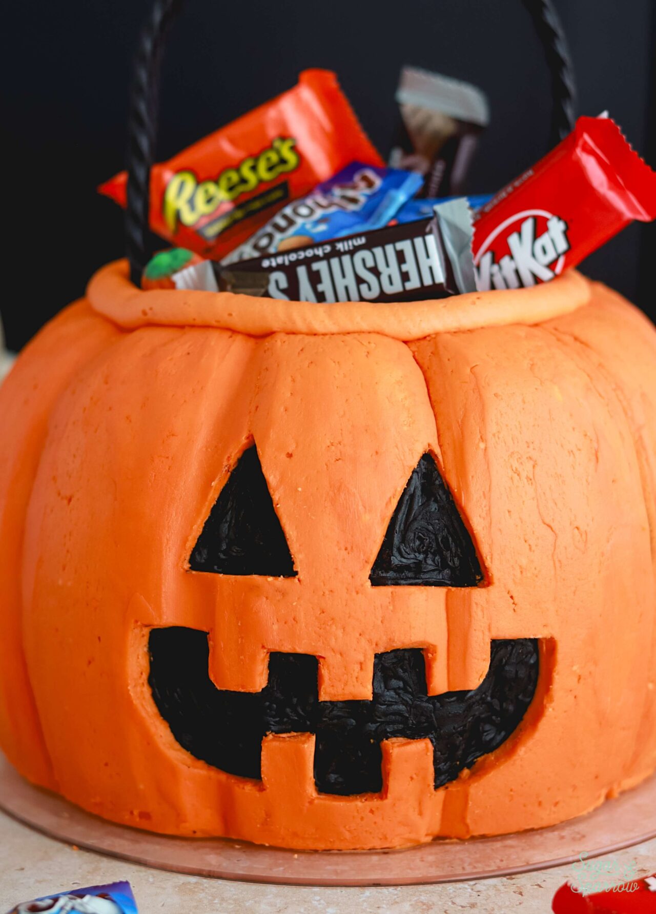 buttercream jack o lantern cake
