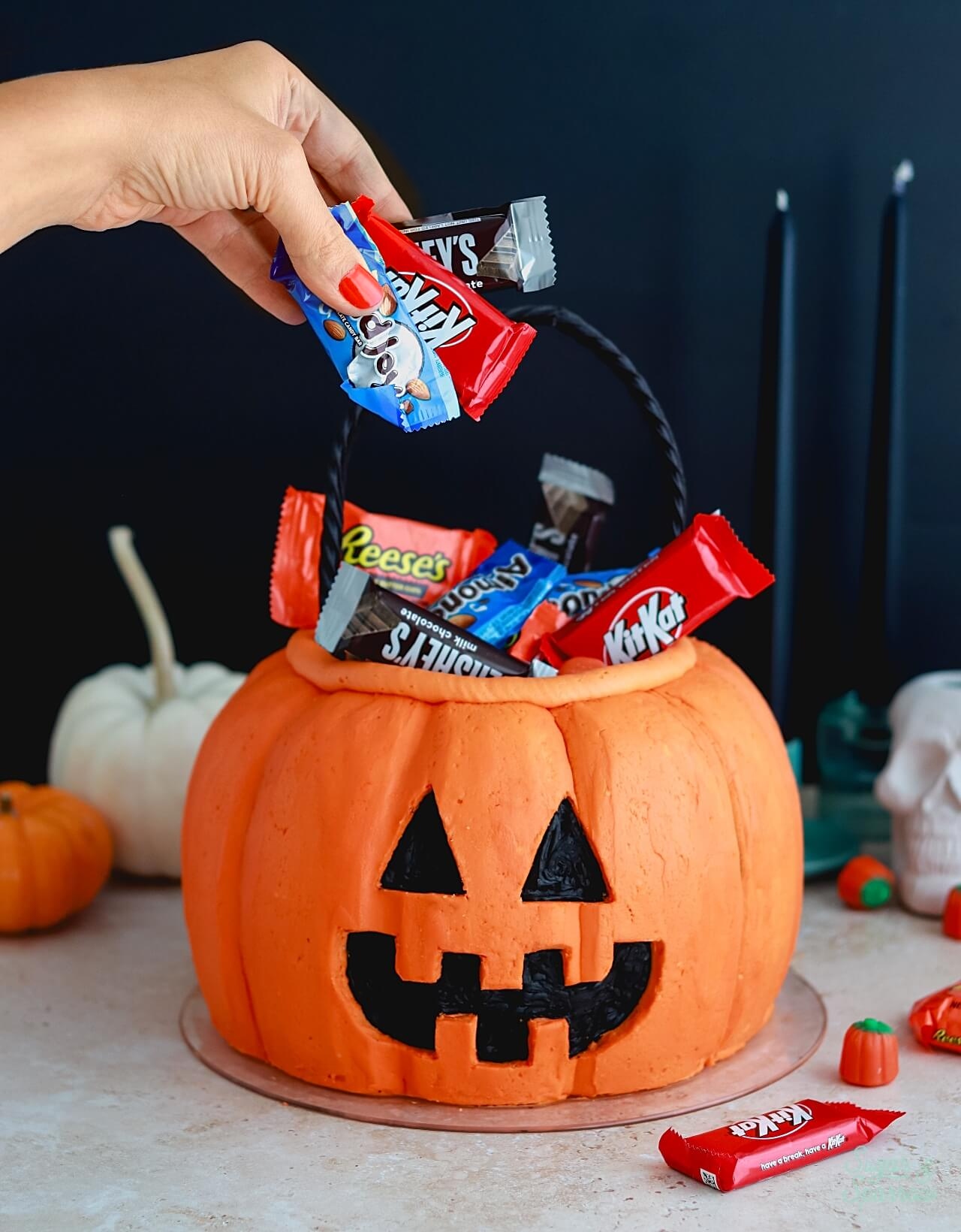 halloween candy bucket cake tutorial