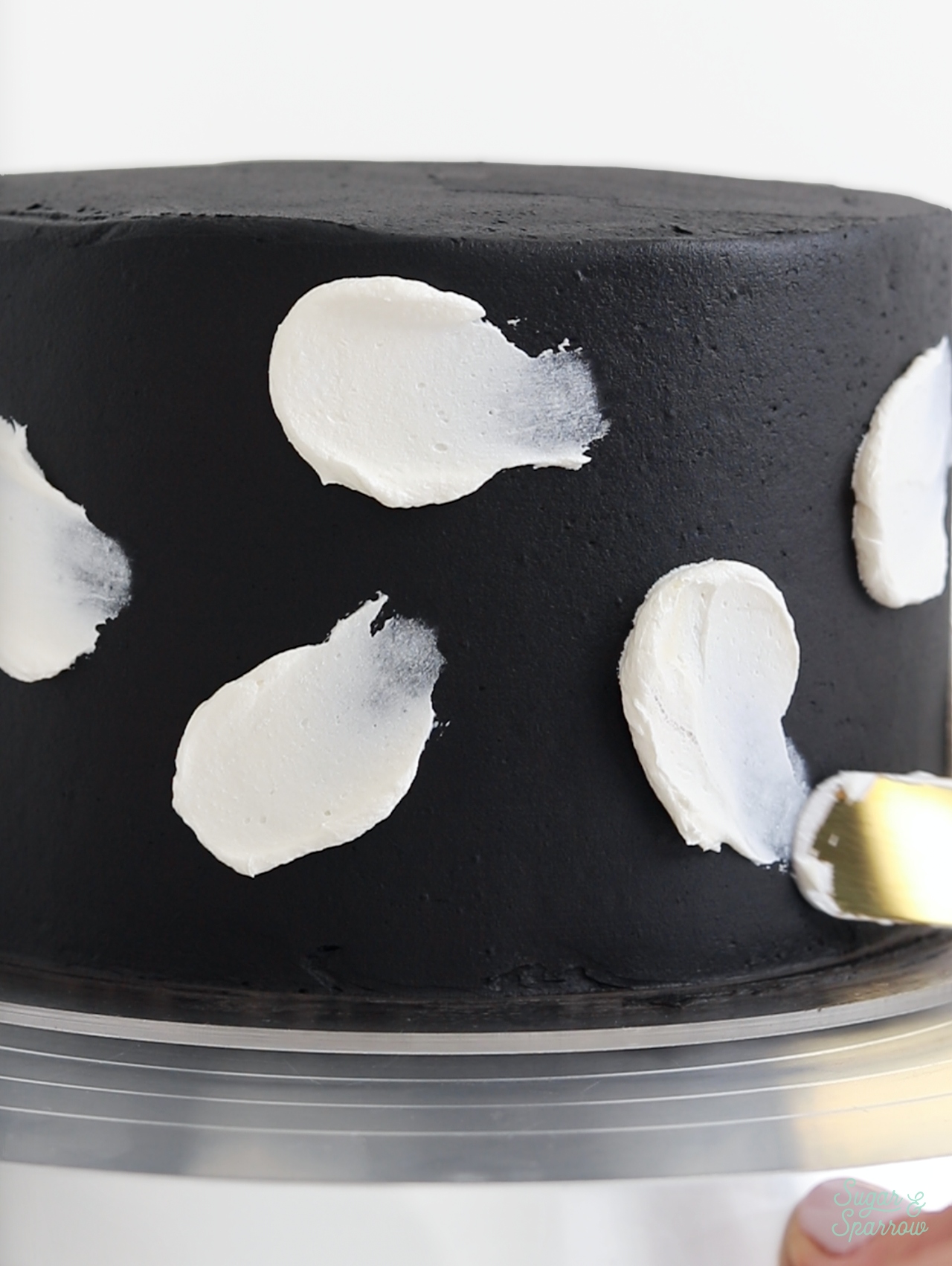 buttercream ghost decorations for cake