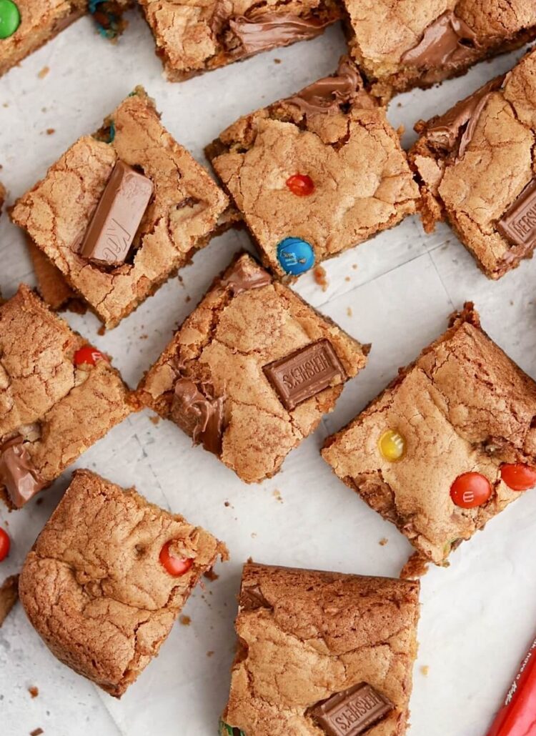 cookie bar recipe with halloween candy bars