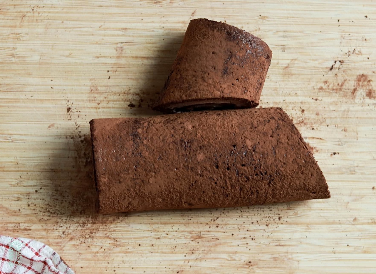 how to cut and arrange a yule log cake