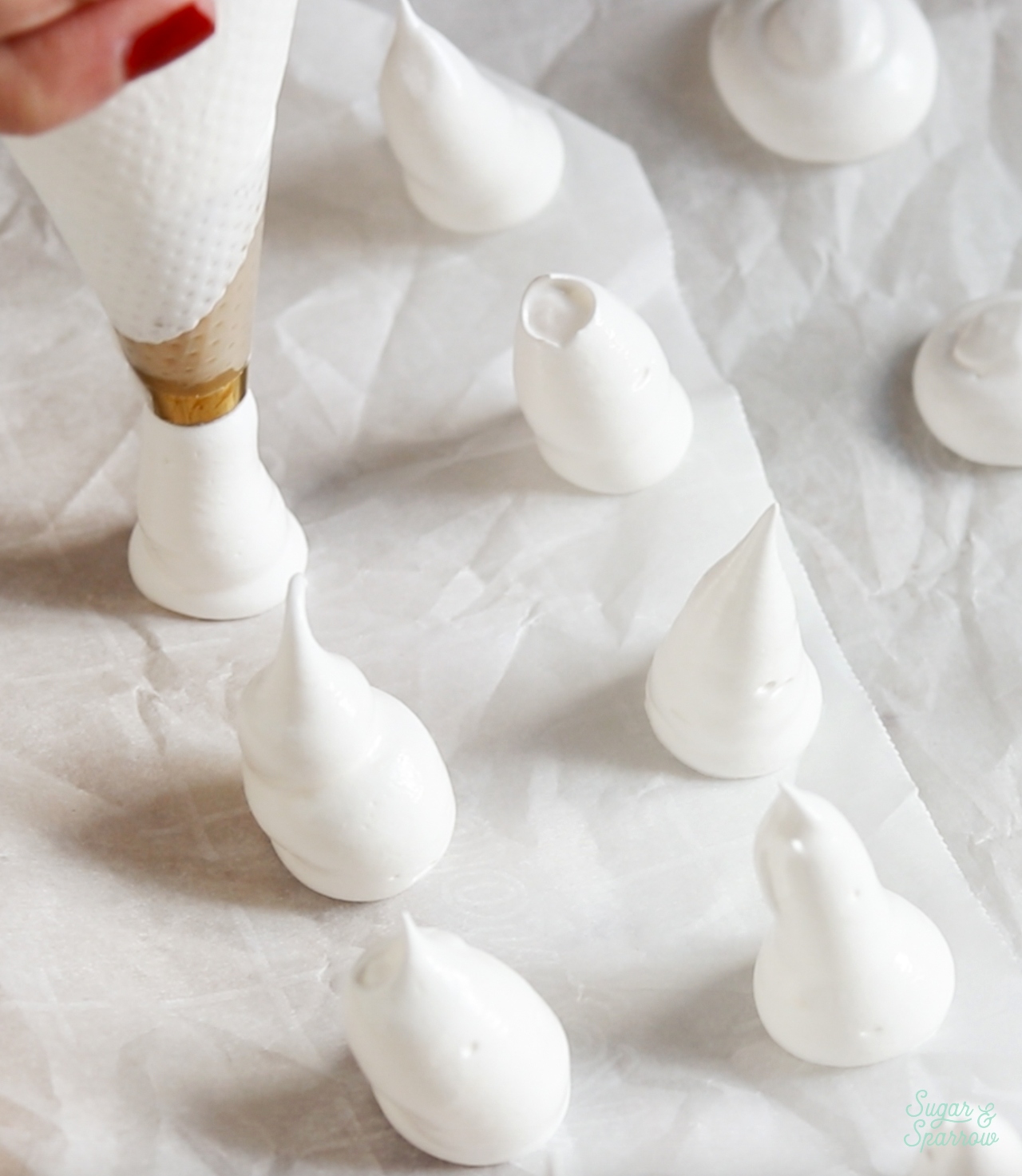 how to pipe meringue mushroom stems