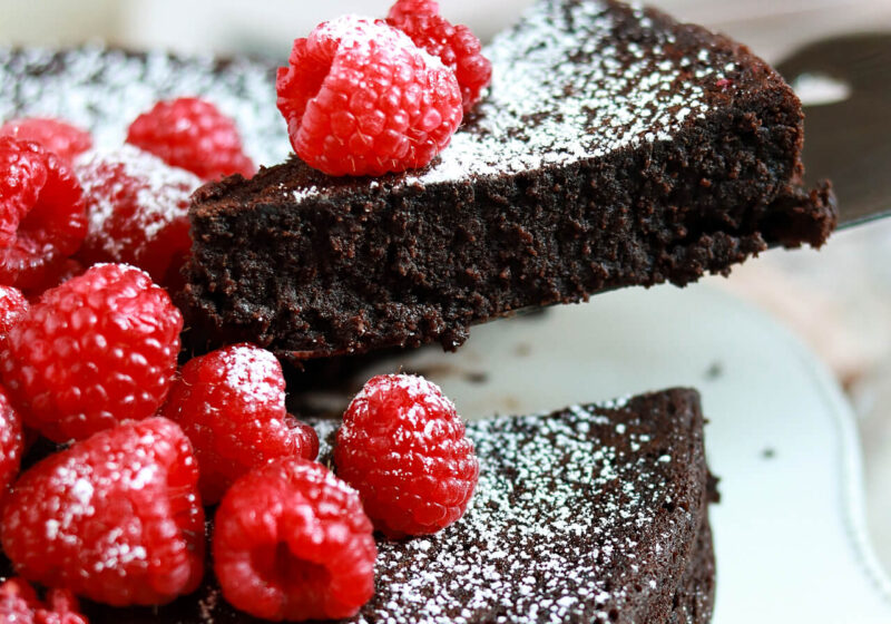 flourless chocolate cake recipe by sugar and sparrow