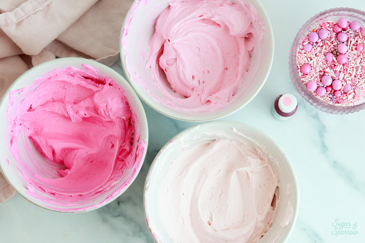 ombre pink buttercream in bowls