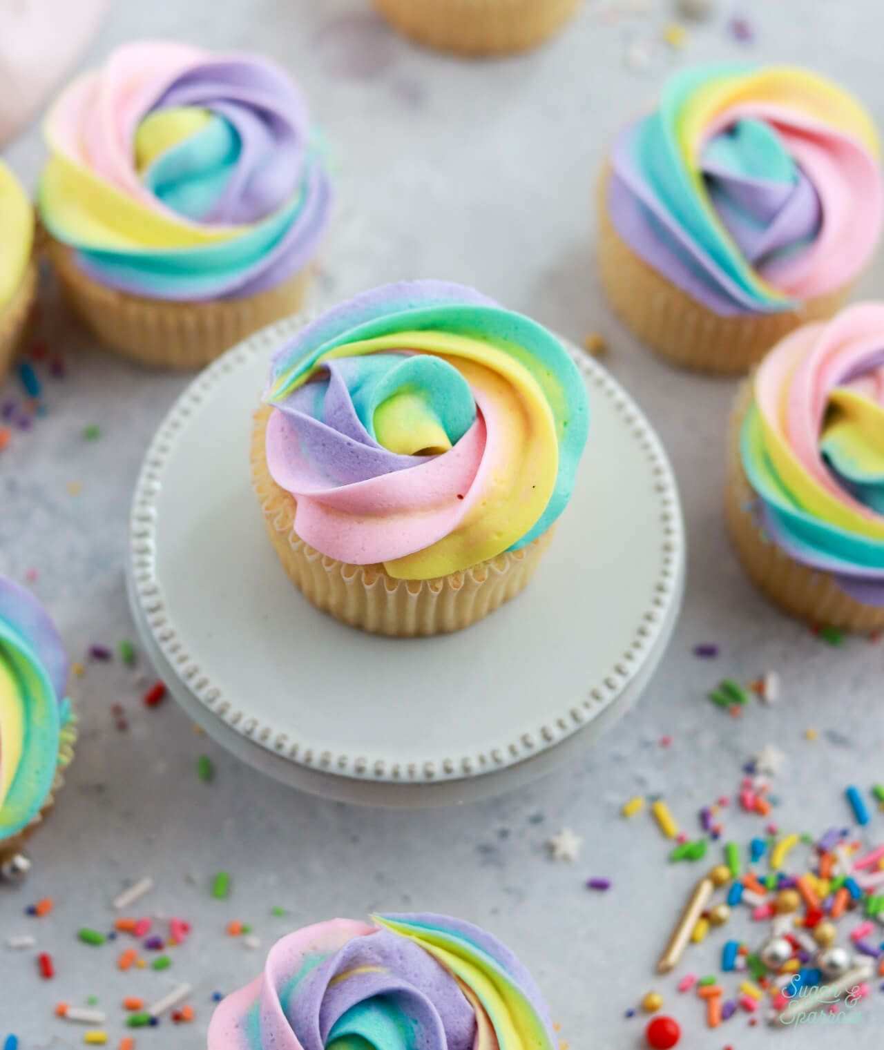 rainbow buttercream swirl tutorial for cupcakes