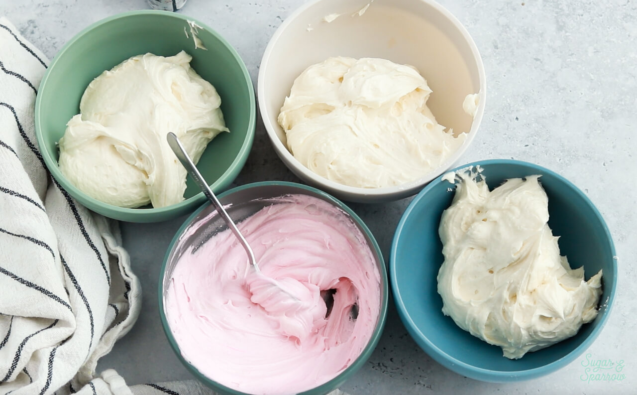 how to color buttercream for rainbow cupcakes