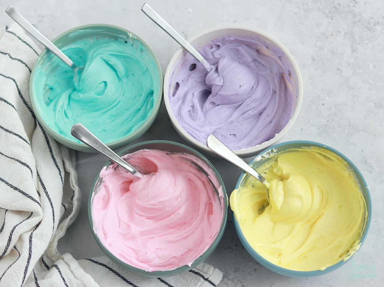 how to make rainbow buttercream frosting for cupcakes