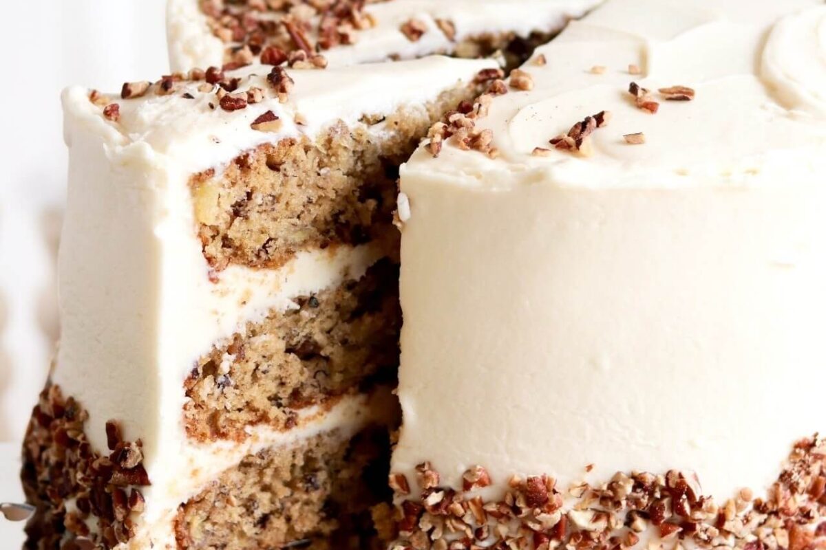 hummingbird cake recipe by sugar and sparrow